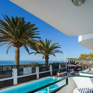 https://olympia-club.in-canary-islands.com
